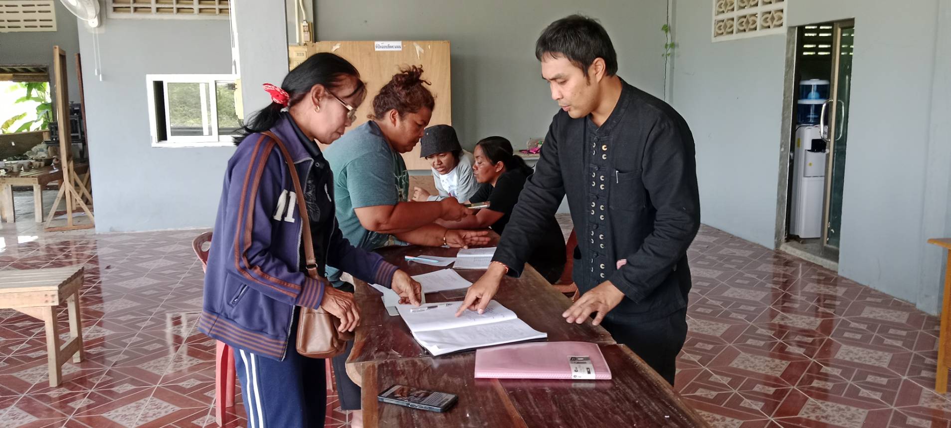 พช.ป่าพะยอม ติดตามการดำเนินงานกลุ่มออมทรัพย์เพื่อการผลิตบ้านห้วยเรียน หมู่ที่ 4 ตำบลลานข่อย