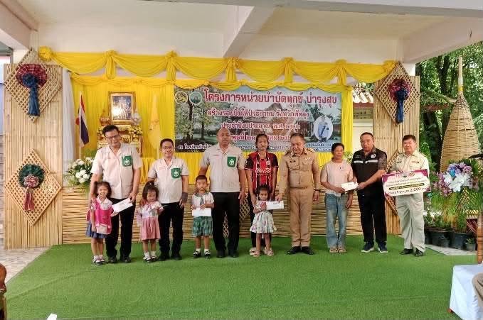 พช.ป่าพะยอม ร่วมกิจกรรม “จังหวัดเคลื่อนที่ หน่วยบำบัดทุกข์ บำรุงสุข สร้างรอยยิ้มให้ประชาชน” เดินหน้ายกระดับคุณภาพชีวิตประชาชนอย่างทั่วถึงและต่อเนื่อง
